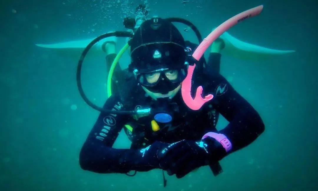 海滩宾馆逃生